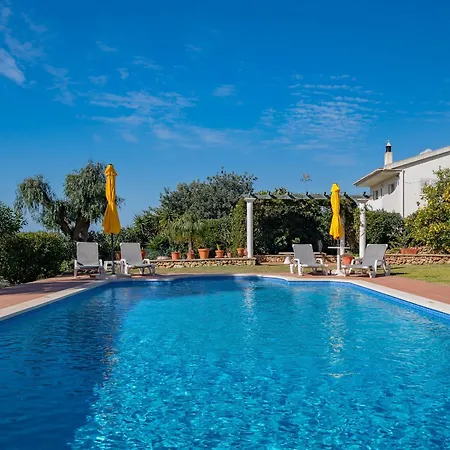 Family With Pool 4*