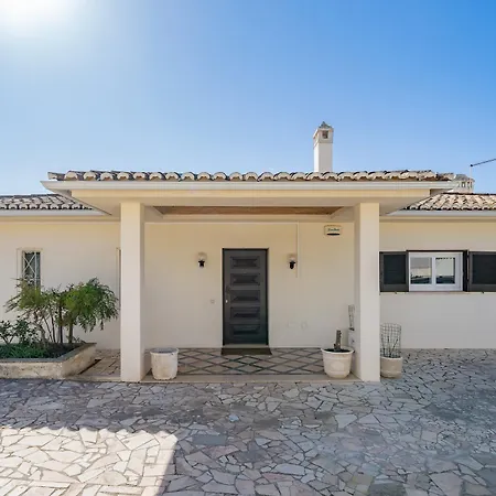 Family With Pool 4* Albufeira